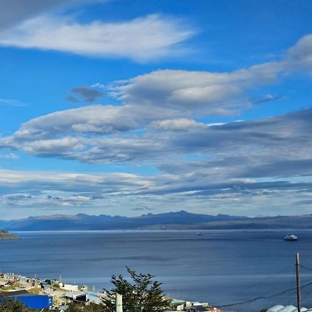 Dpto Amplio Con Vista A La Bahia Apartment Ushuaia Luaran gambar