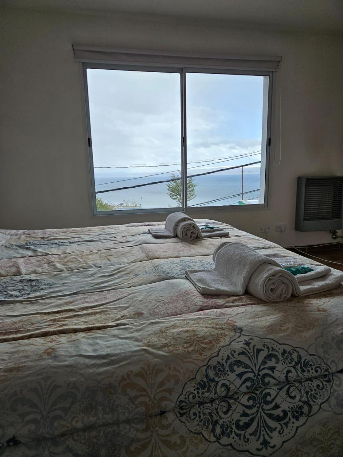 Dpto Amplio Con Vista A La Bahia Apartment Ushuaia Luaran gambar